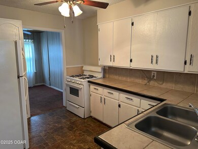 626 S High St, Neosho, MO 64850 - photo 3