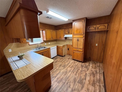 707 S Mcclure St, Broken Bow, OK 74728 - photo 3