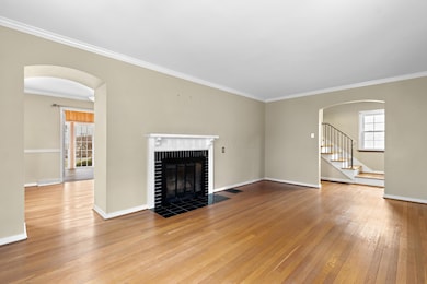 384 Fallis Road-7.jpg-FULL