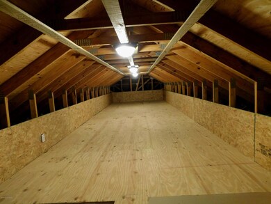 53 River Ridge Attic 001