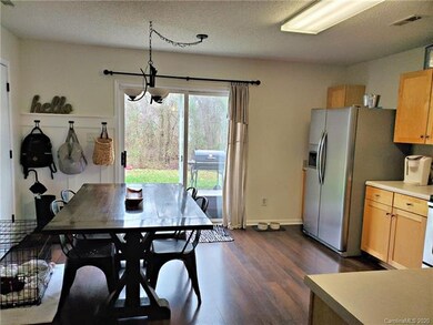 Spacious Dining Area