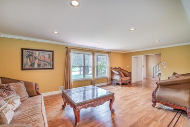 008_LIVING ROOM