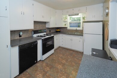 2922 Broadway Ave-106