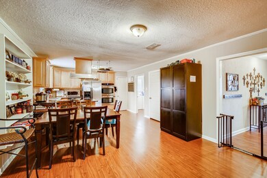 904 Midas Ln, Alvin, TX 77511 - photo 6