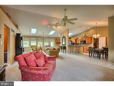 1104 Riverview Dr, Reading, PA 19605 - photo 4