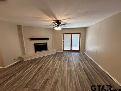 2214 Aberdeen Dr, Tyler, TX 75703 - photo 2