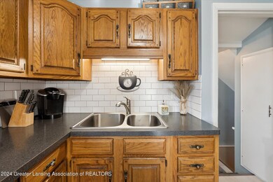 14-1225-N-Magnolia-Ave-Lansing-MI-48912-