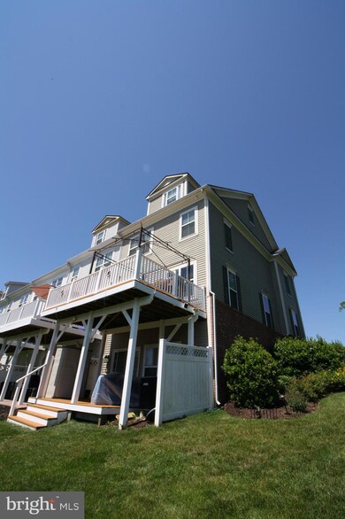 23113 Robin Song Dr, Clarksburg, MD 20871 - photo 4