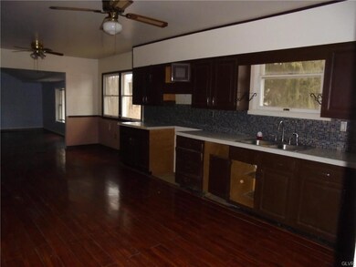 116 Honeysuckle Ln, Littlestown, PA 17340 - photo 5