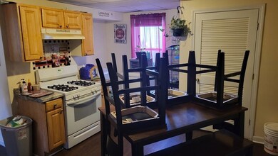 222 Cumberland Rd, Lowell, MA 01850 - photo 4