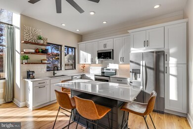 11010 Thrush Ridge Rd, Reston, VA 20191 - photo 7