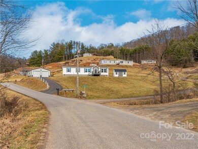 560 John Henry Rd unit 9, Burnsville, NC 28714 - photo 2