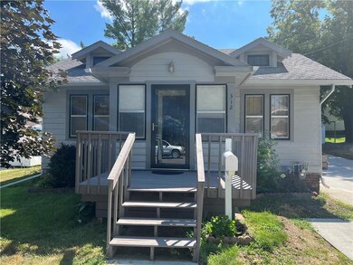 312 W 8th St S, Newton, IA 50208 - photo 2