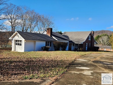 124 Collinstown Rd, Stuart, VA 24171 - photo 2