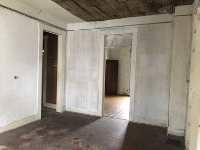 54 W Meredith St, Frankfort, IN 46041 - photo 2