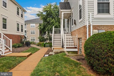 8031 Lantern Ct unit 122, Manassas, VA 20109 - photo 3