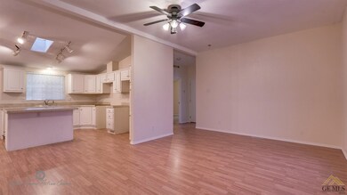 1601 Poso Dr unit 75, Wasco, CA 93280 - photo 7
