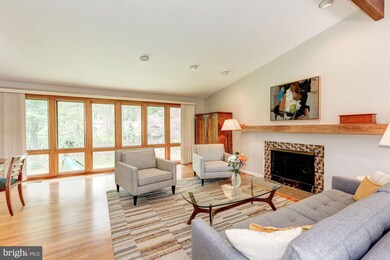 11709 Karen Dr, Potomac, MD 20854 - photo 3