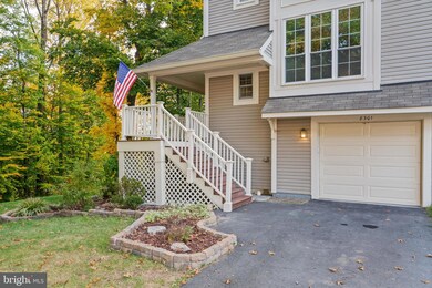 8301 Linden Oaks Ct, Lorton, VA 22079 - photo 5