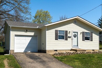 109 Orchard View Ln, Blanchester, OH 45107 - photo 2