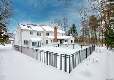 32 Chestnut Ln, Schenectady, NY 12309 - photo 4