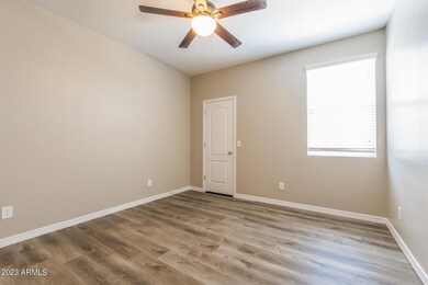 003-photo-foyer-11481216