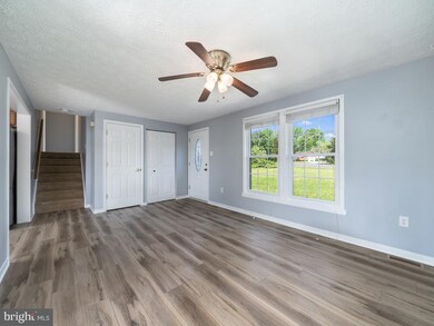 6508 Creekwood Dr, Fredericksburg, VA 22407 - photo 3