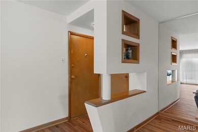 4 Delcrest Ct unit 104, Saint Louis, MO 63124 - photo 3