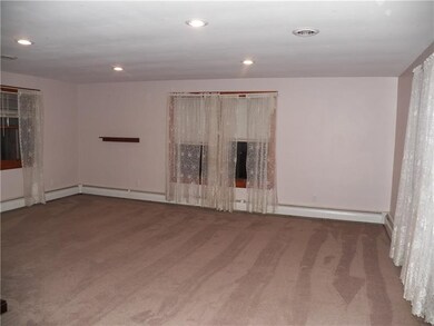 Newest part of home Spacious Living Room w Recesse