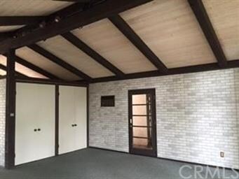 Studio- with private entrance