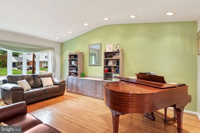 1904 Snowdrop Ln, Silver Spring, MD 20906 - photo 4