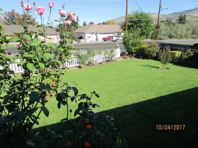 2490 Spring St, Medford, OR 97504 - photo 4