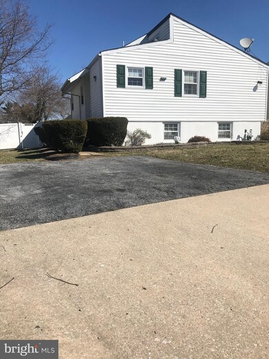 2 Charleswood Ct, Gwynn Oak, MD 21207 - photo 2