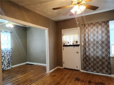 248 1/2 Kennedy Ave, East Vandergrift, PA 15629 - photo 4