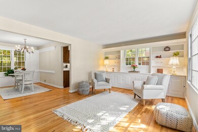 3904 Whispering Ln, Falls Church, VA 22041 - photo 2