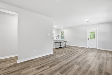 154 Lakeview Dr, Livingston, TX 77351 - photo 6