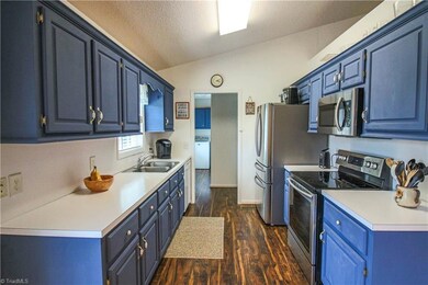 1555 Southmont Dr, Asheboro, NC 27205 - photo 6