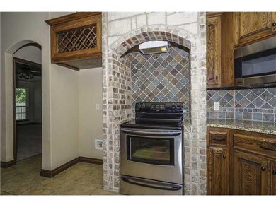 Kitchen. Charming!