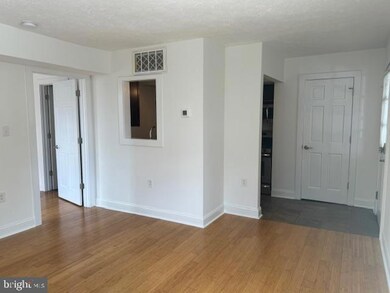 116 N Indian Aly unit 201, Winchester, VA 22601 - photo 5