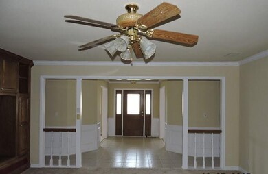 entry way/foyer