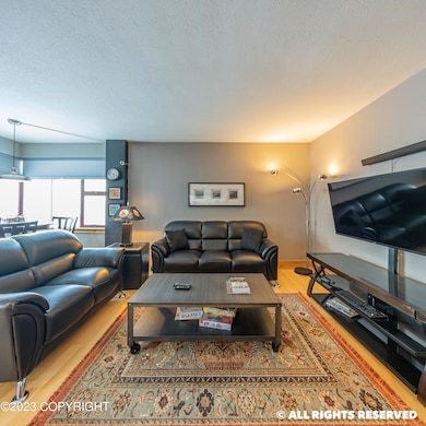 525 W 3rd Ave #1 - All RIghts Reserved -