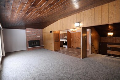1413 wisconsin living room.1.JPG