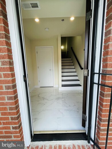 5231 D St SE, Washington, DC 20019 - photo 2