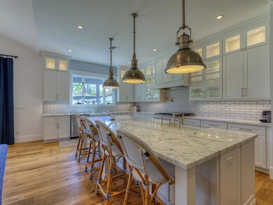 007_Kitchen Island