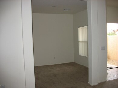 Den/niche off great room