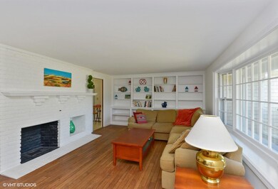 02_95coachlane_1_LivingRoom_MLSuse_1500x