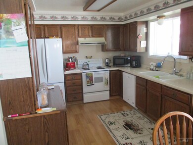 2034 Oakley Ave, Burley, ID 83318 - photo 6