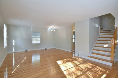 626 S Bryan St, Elmhurst, IL 60126 - photo 2