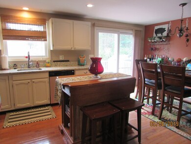 137 1/2 Williams St unit A, Taunton, MA 02780 - photo 4