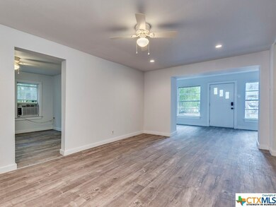 1009 Hillyer St, San Marcos, TX 78666 - photo 7